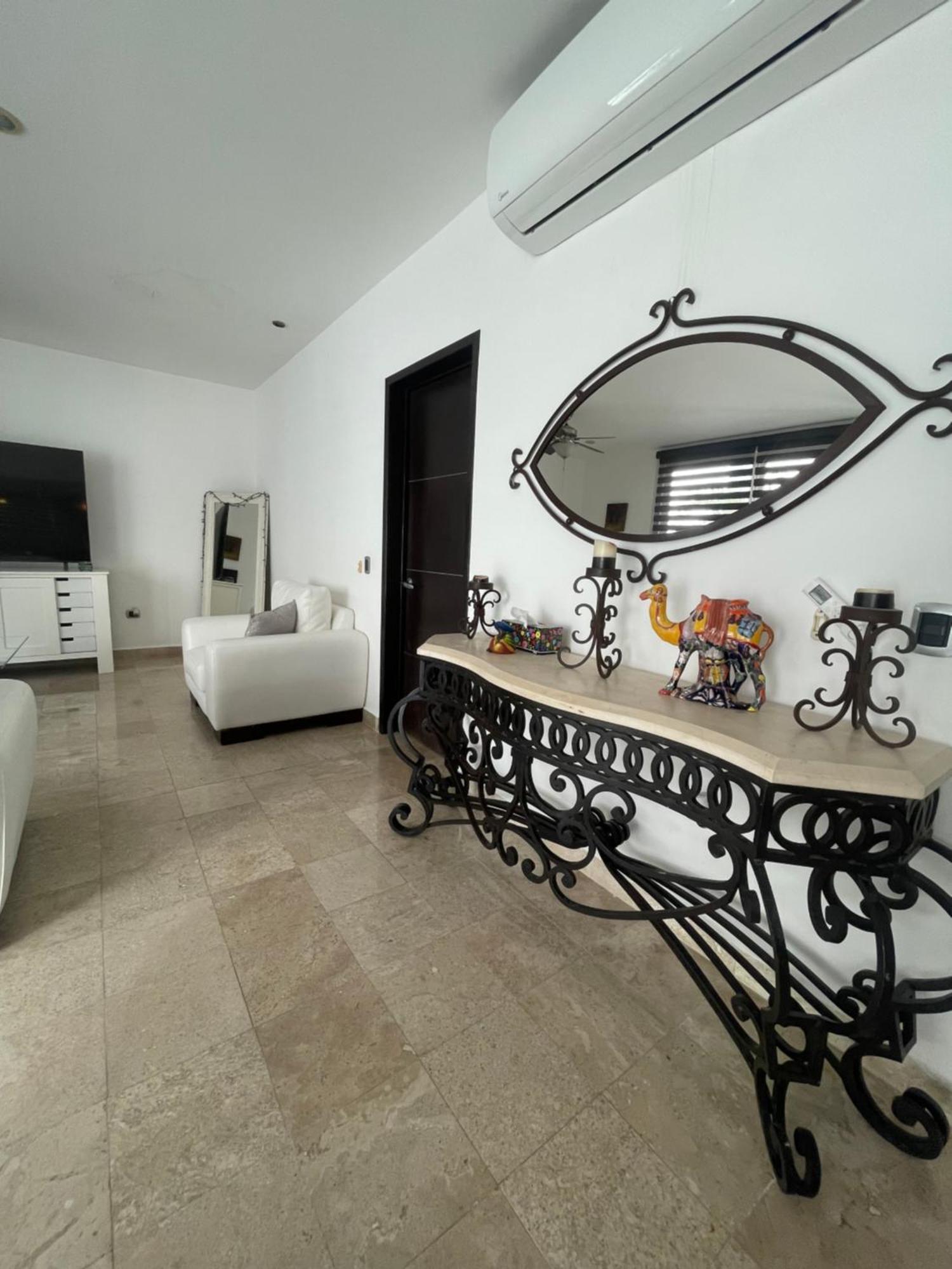 Spacious 1 Block From The Playa del Carmen