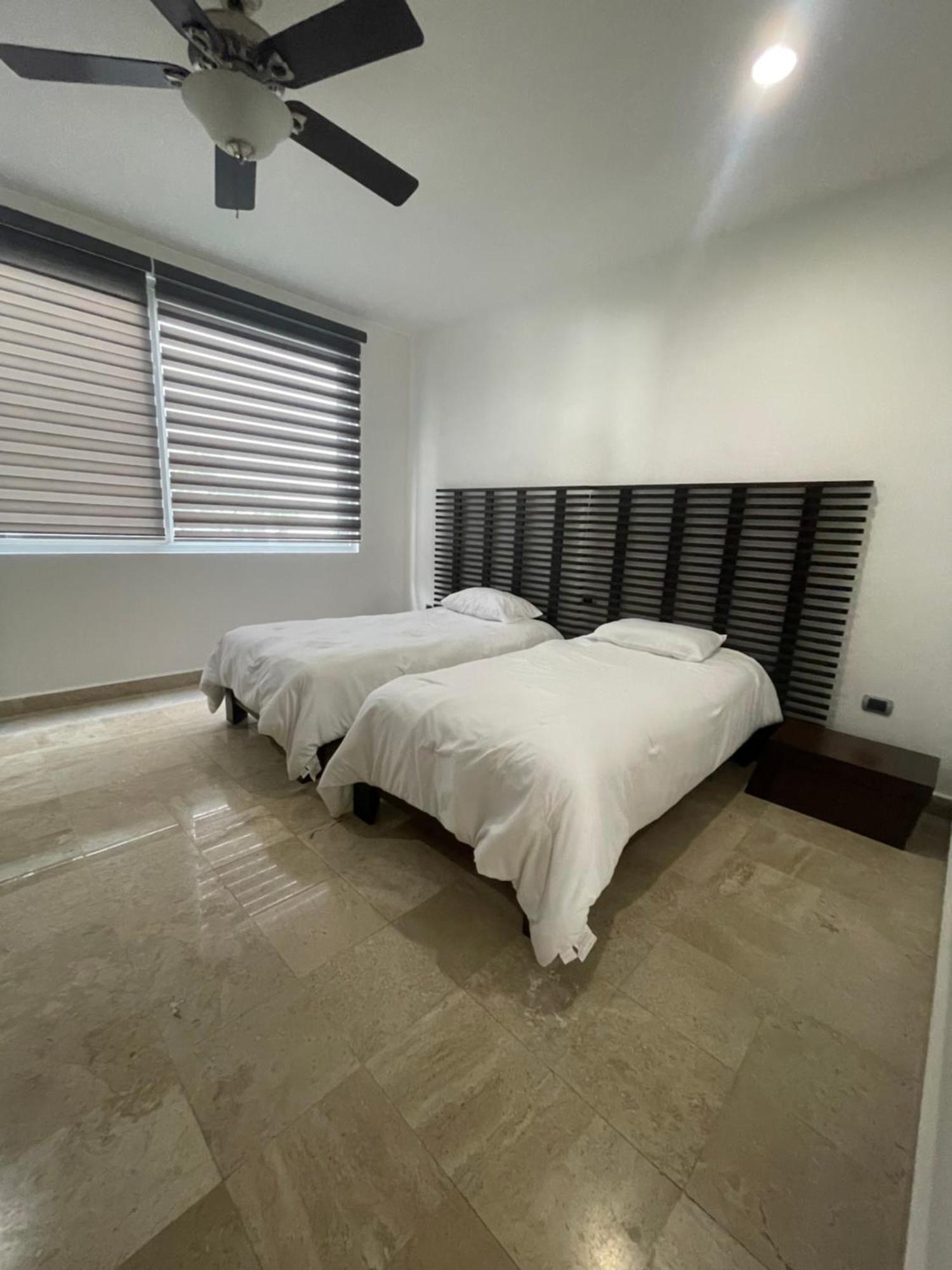 Apartamento Spacious 1 Block From The