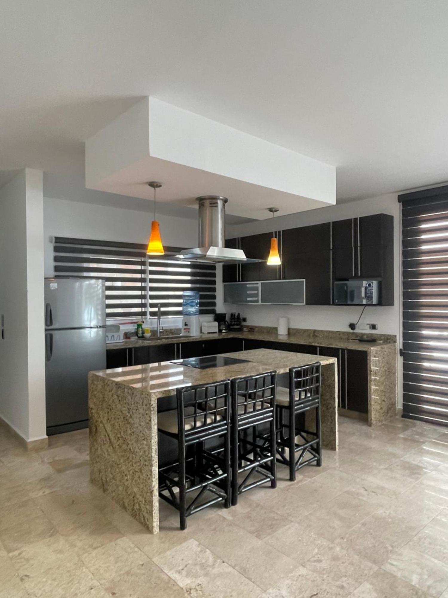 Spacious 1 Block From The * Playa del Carmen